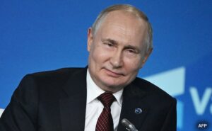 Read more about the article Putin Should “Stop Interfering” In US Elections: White House