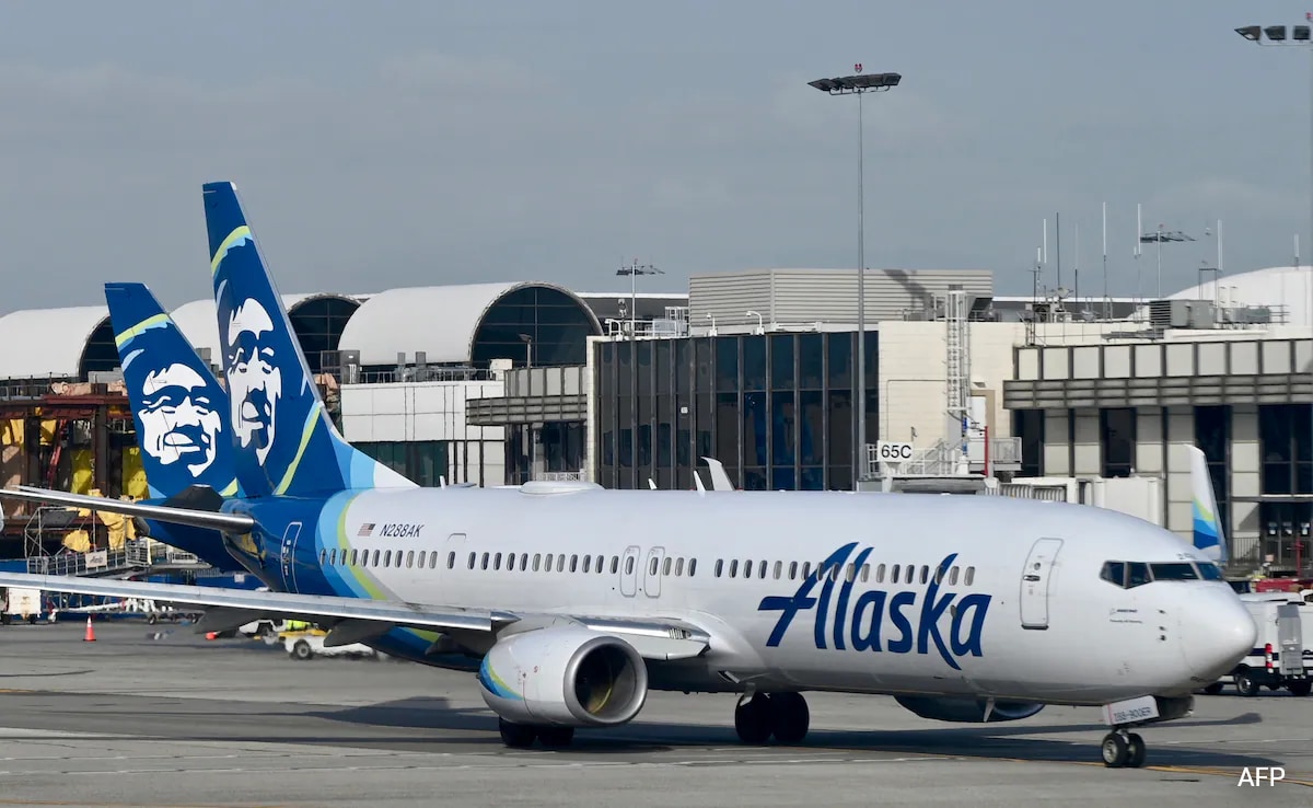 Alaska Airlines Plane Aborts Takeoff To Avoid Collision With Southwest Jet