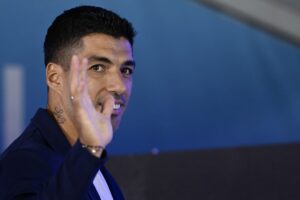 Read more about the article Uruguay Star Luis Suarez Announces Retirement From International Football