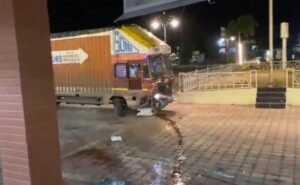 Read more about the article Denied Food, Drunk Driver Rams Truck Into Hotel In Pune