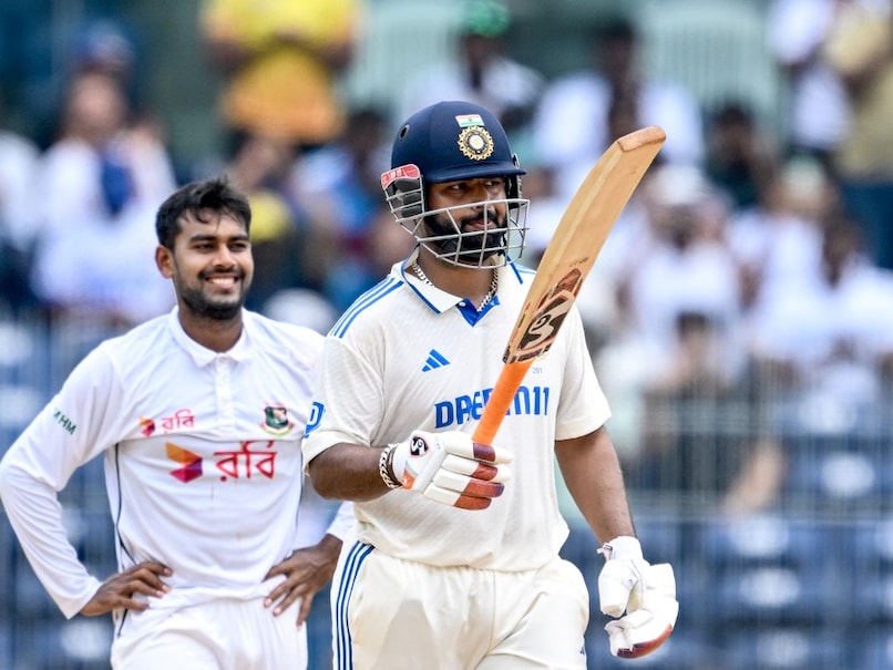 Rishabh Pant Does A MS Dhoni, 'Sets' Bangladesh's Field Against Him In 1st Test. Rivals Do This. Watch