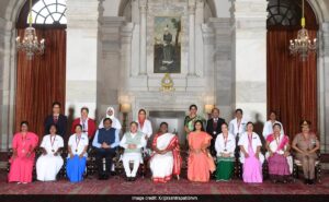 Read more about the article President Droupadi Murmu Awards 15 Nurses For Outstanding Service