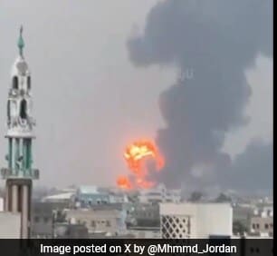 Read more about the article On Camera, Oil Tank Explodes In Yemen After Israeli Air Strikes