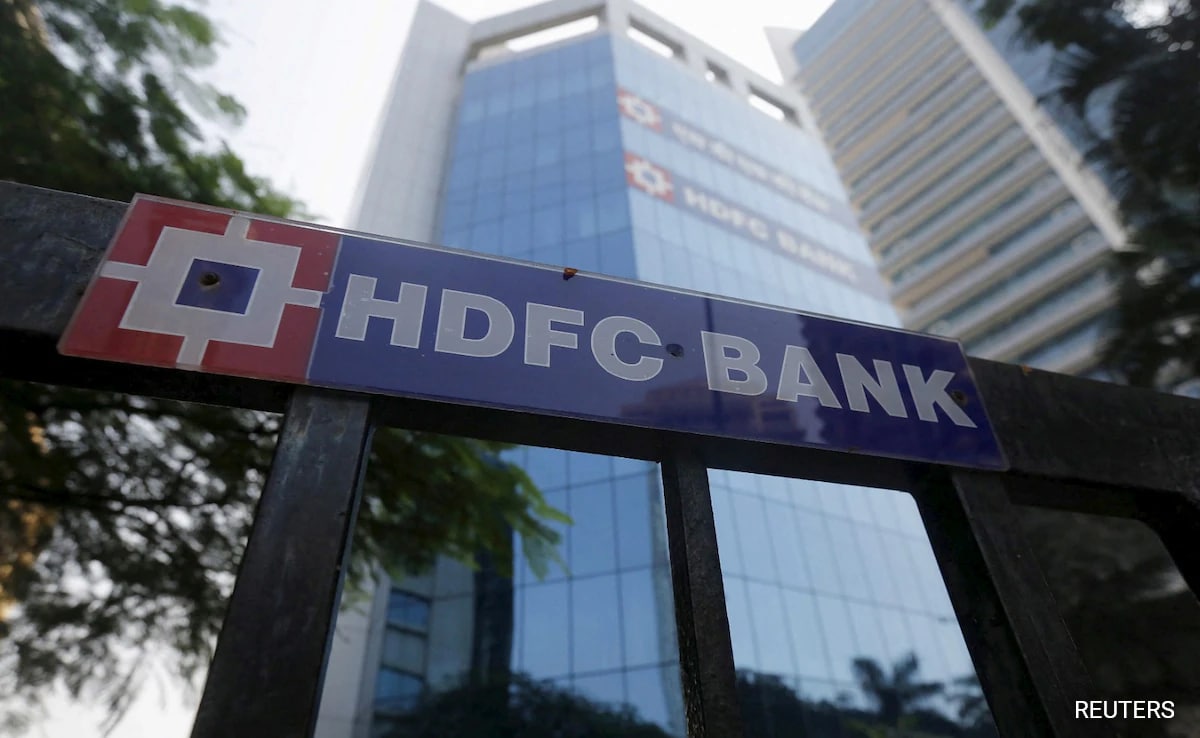 Read more about the article Axis Bank, HDFC Bank Fined 2.91 Crore By RBI For Deficiencies In Regulatory Compliance