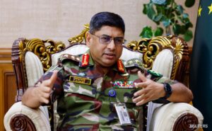 Read more about the article Bangladesh Army Chief Vows Support For Interim Government ‘Come What May’