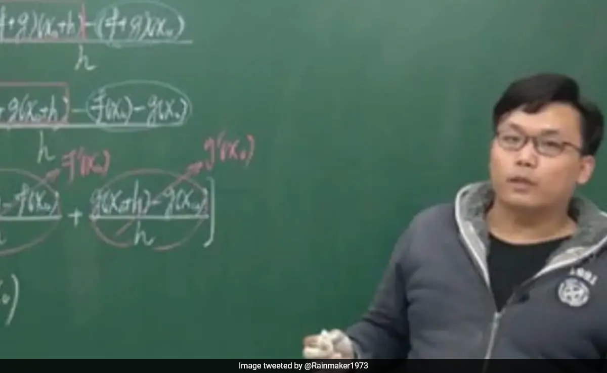 Read more about the article Taiwan Teacher Earns Rs 2 Crore A Year By Giving Math Lessons On Pornhub