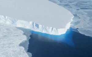 Read more about the article Antarctica’s ‘Doomsday Glacier’ Is Heading For Collapse Sooner Than Expected