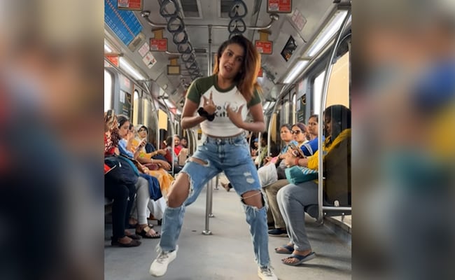 Video: Woman Dances To 'Aaj Ki Raat' In Metro, Internet Says 'Be Mindful'