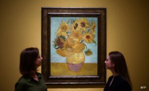 Read more about the article Van Gogh’s ‘Sunflowers’ Series Exhibited Side By Side In London Show