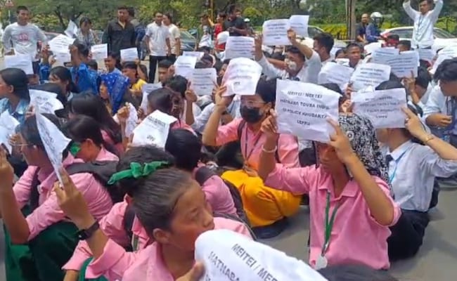 Massive Student Protest In Imphal Over Drone And Missile Attacks In Manipur