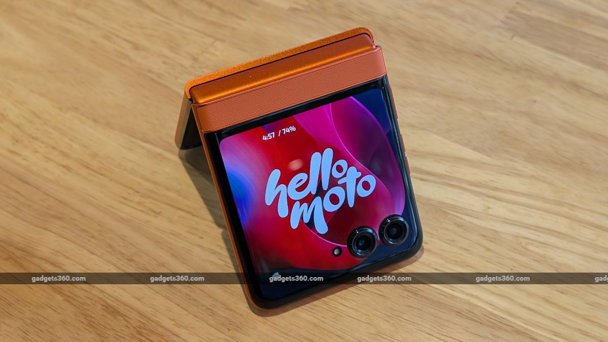 Motorola Razr 50 Review: Mostly Excellent