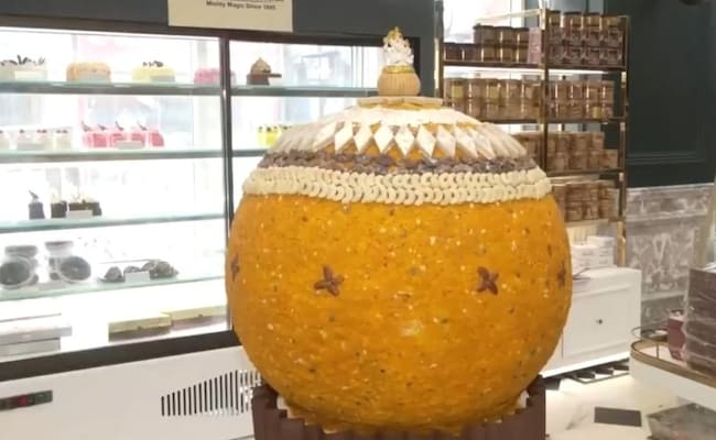 Read more about the article Ganesh Chaturthi 2024: This Sweet Shop Made A 500 Kilo Laddoo For Ganpati