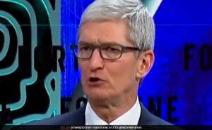 Read more about the article Tim Cook Explains Why Apple Manufactures iPhones In China. Elon Musk Reacts