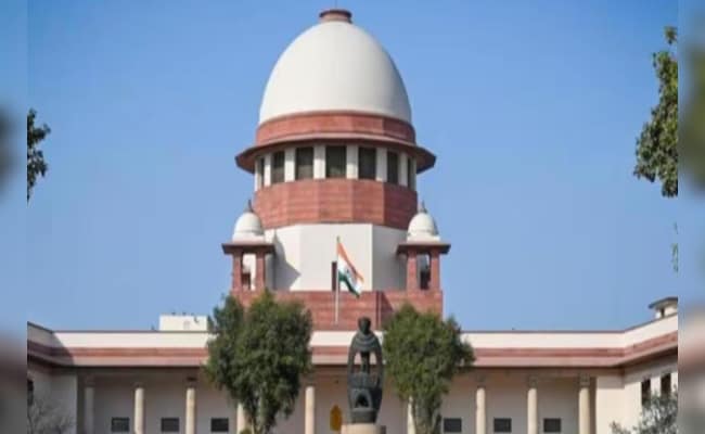 Read more about the article Top Court Forms Committee To Settle Grievances Of Protesting Farmers