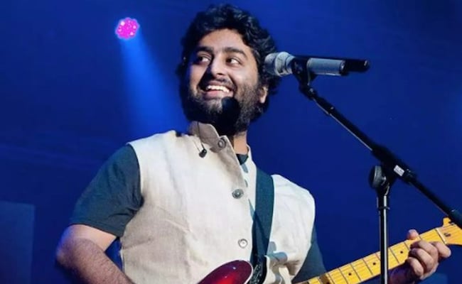 Read more about the article Arijit Singh Refuses To Sing ‘Aar Kobe’ At UK Concert