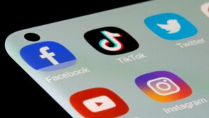 Read more about the article Australia Proposes ‘World-Leading’ Ban on Social Media for Children Under 16