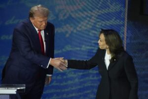 Read more about the article Donald Trump Shares What Kamala Harris Told Him On Call After Assassination Bid