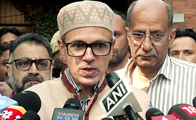 Don't Create Green Corridor For Cavalcade: Omar Abdullah To J&K Top Cop