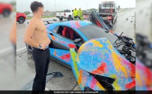 Read more about the article YouTuber Crashes His McLaren Supercar Worth Rs 1.7 Crore During Livestream