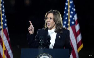 Read more about the article In Her Closing Argument, Kamala Harris Warns Of “Obsessed” Trump Power Grab