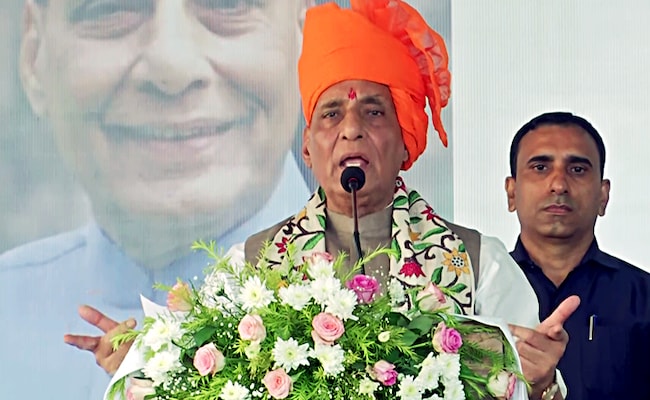 Read more about the article At Haryana Rally, Rajnath Singh’s “Damaad Ji” Jibe At Congress