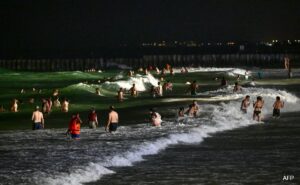 Read more about the article Too Hot For Beach Visit? Dubai’s Floodlit Beaches Are A Hit At Night