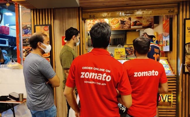 Read more about the article Woman Claims Zomato Delivery Agent Abused Office Staff Over 10 Minutes Delay In Receiving Order