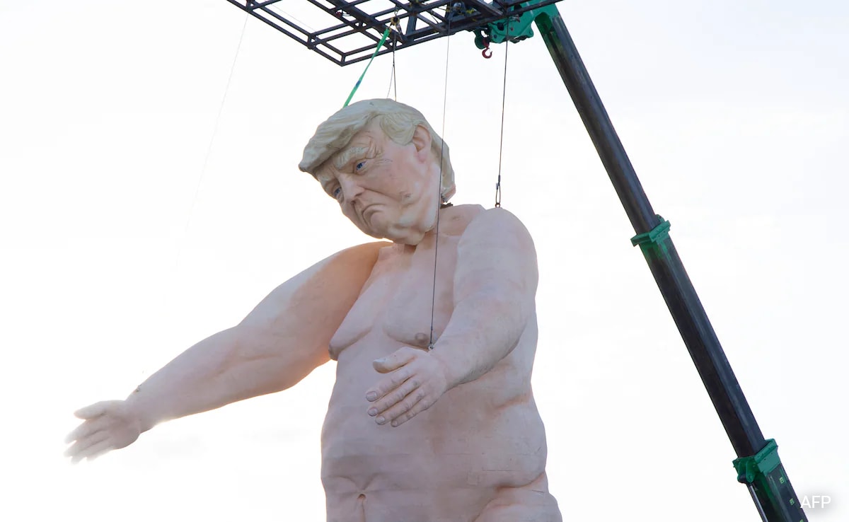 Read more about the article Naked Trump Statue That Appeared In Las Vegas Over The Weekend Vanishes Mysteriously