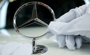 Read more about the article Brazilian Labour Court Charges Mercedes-Benz With $7.3 Million For Harassment Of Workers