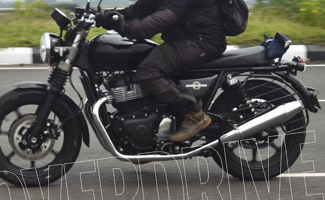 Read more about the article 2025 Royal Enfield Interceptor Spotted Testing With Multiple Updates