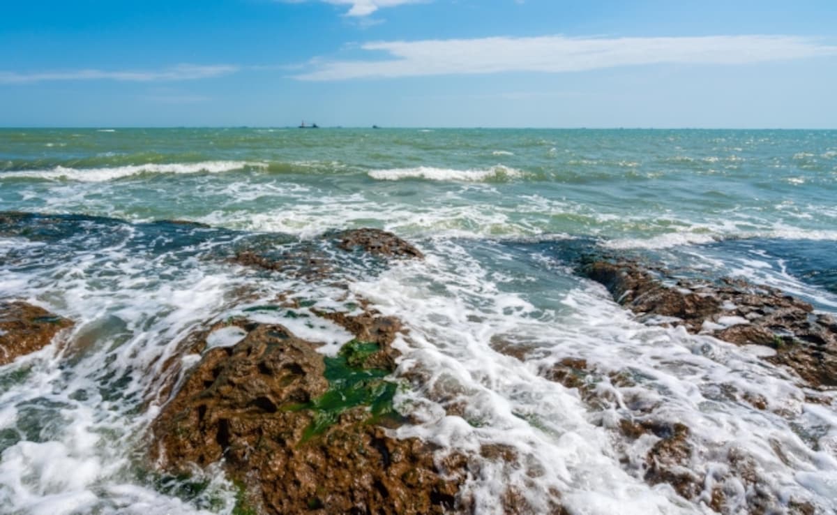 Read more about the article Pollution, Climate Change Drive Caspian Sea Towards Shrinkage