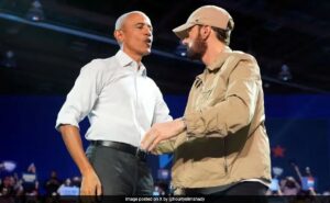 Read more about the article Barack Obama Raps Eminem’s ‘Lose Yourself’ At Detroit Rally