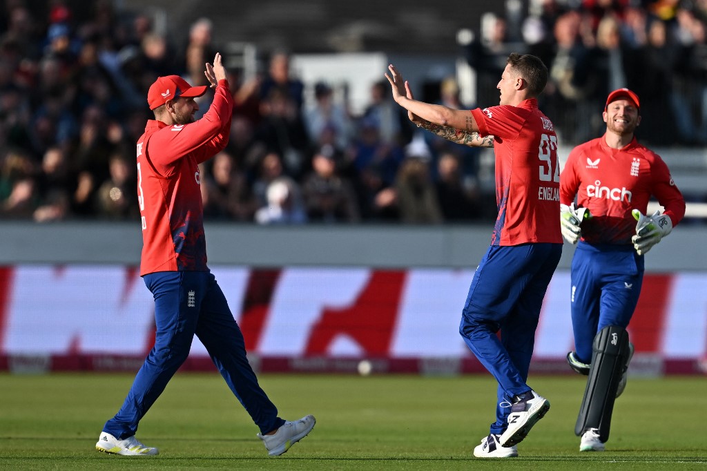 "He Has Express Pace": Ex-England Cricket Captain Nasser Hussain Hails South Africa-Born Pacer Brydon Carse Set To Make England Test Debut