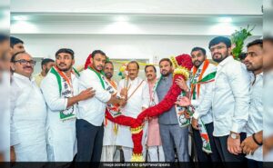 Read more about the article Wrestler Dinanath Singh Joins Ajit Pawar Led NCP Ahead Of Maharashtra Polls