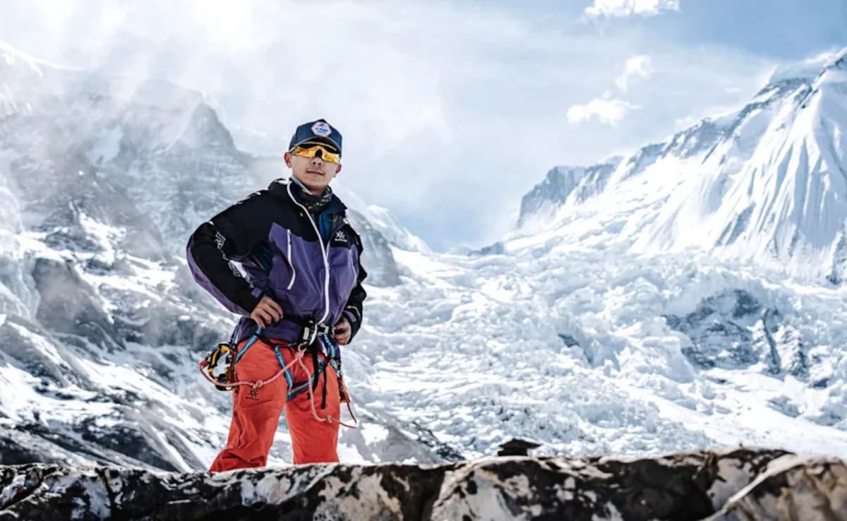 Read more about the article Nepal Teen, Youngest To Scale 14 Tallest Peaks, Says Sherpas Deserve Better