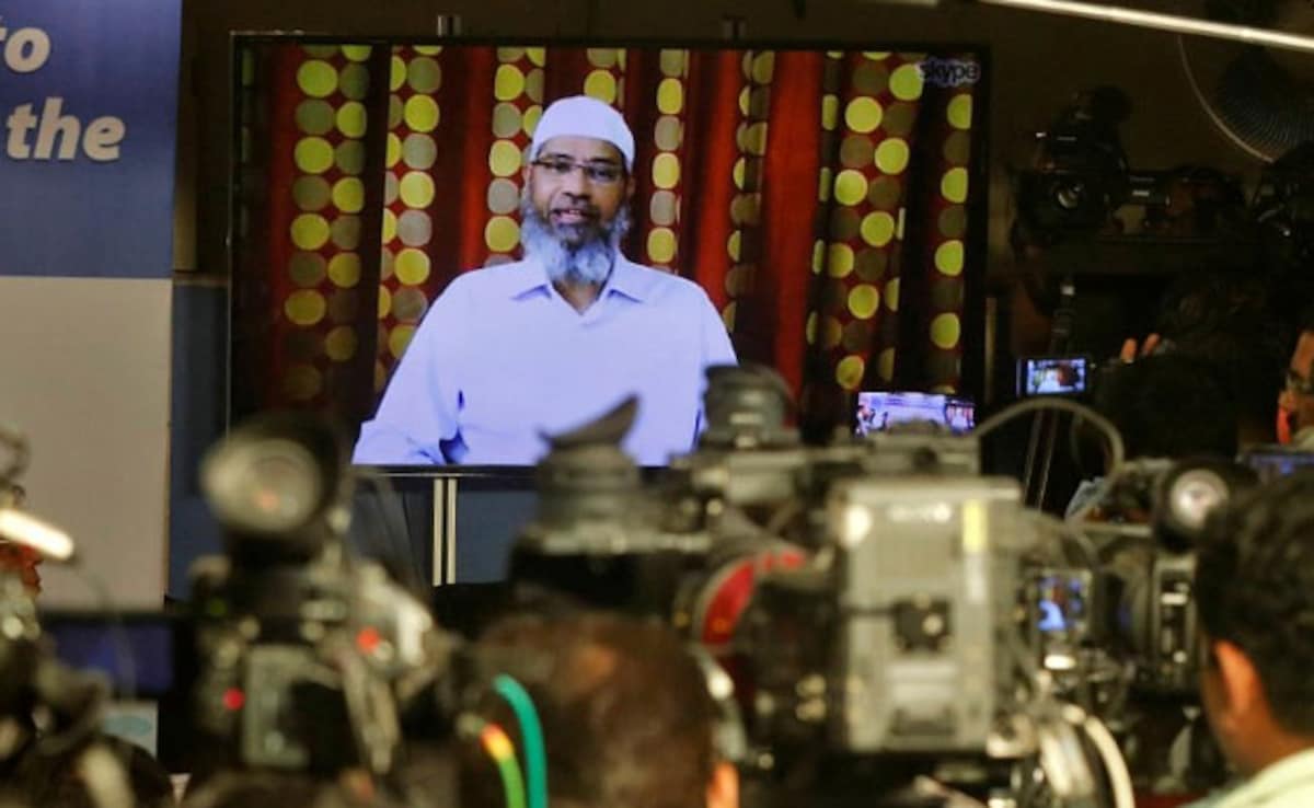 Pakistan Rolls Out Red Carpet For Fugitive Islamic Preacher Zakir Naik