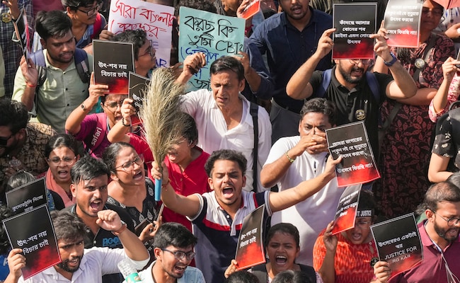 'Compelled To...': Bengal Doctors Resume Strike Over RG Kar Hospital Killing