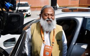 Read more about the article Anil Vij Sings This Rafi Classic As BJP Heads For Haryana Hat-Trick