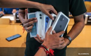 Read more about the article Apple Ships $6 Billion iPhones From India In Big Shift From China