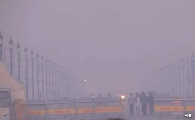 Read more about the article 7 In 10 Families Have At Least 1 Person Suffering: Delhi Pollution Survey