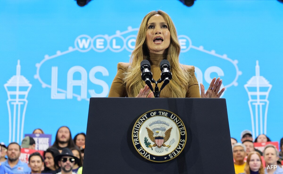 Jennifer Lopez Tears Up, Condemns Trumps Rally As "Offensive To Humanity"