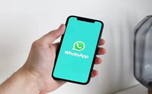 Read more about the article Want To Read Voice Notes? WhatsApp Brings To You Voice Message Transcripts