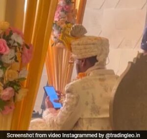 Read more about the article Video Of Groom Checking His Trading Graph Mid-Ceremony Leaves Internet In Stitches