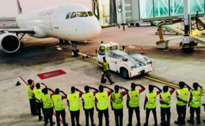 Read more about the article Vistara Ground Staff’s Emotional Farewell To Last Flight