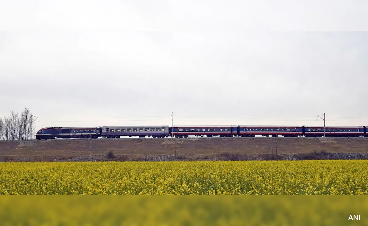 Read more about the article How Railways Helped A Groom Reach Wedding Venue On Time After Train Delay