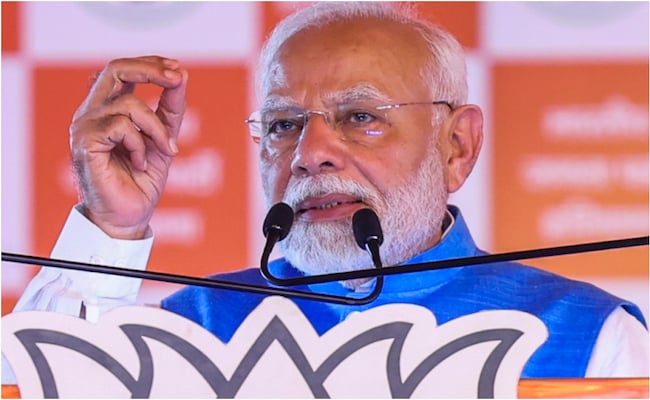 Read more about the article PM Narendra Modi Attacks Congress Over False Promises