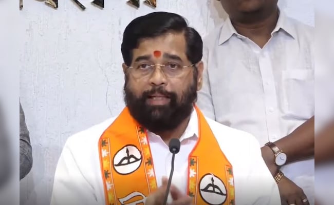 Read more about the article Eknath Shinde Takes On Rahul Gandhi Over Dharavi Project