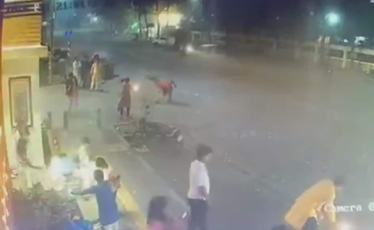 Read more about the article On CCTV, Speeding Car Kills Man Bursting Crackers On Road In Pune