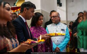 Read more about the article Rishi Sunak, Akshata Murty Celebrate Diwali After Ex-PM Resigns As Opposition Leader