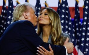 Read more about the article Trump Praises Wife Melania, Pauses Victory Speech To Kiss Her On Cheek